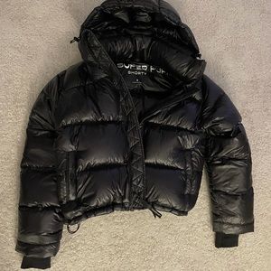 Aritzia black glossy shorty super puff.  Perfect condition